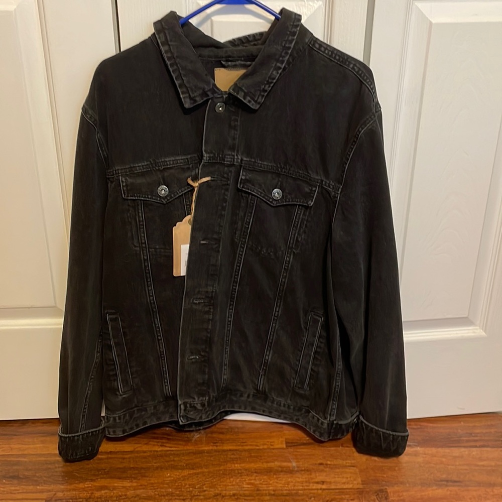Black Jean jacket. Size L. True Craft. Never worn. With Tag.